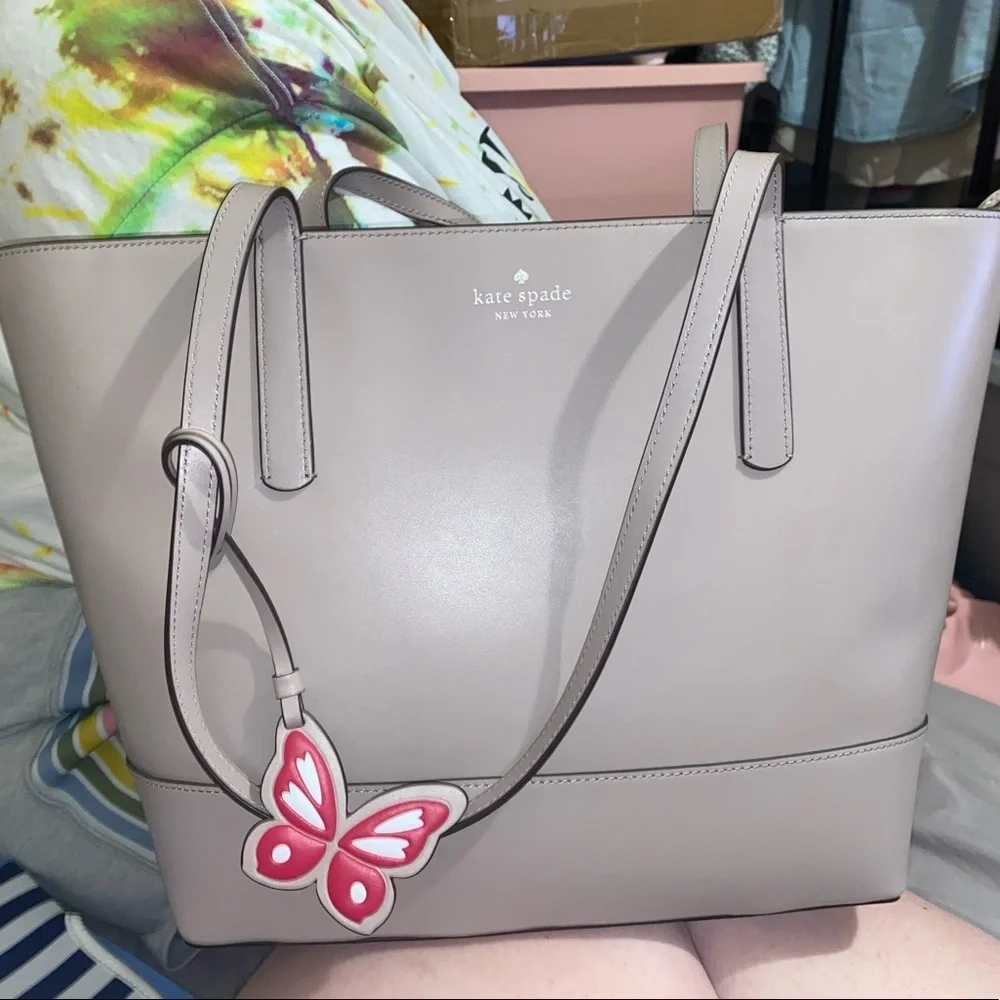 🦋 *NWT* Kate Spade New York Adley Large Tote in Taupe - Picture 1 of 5